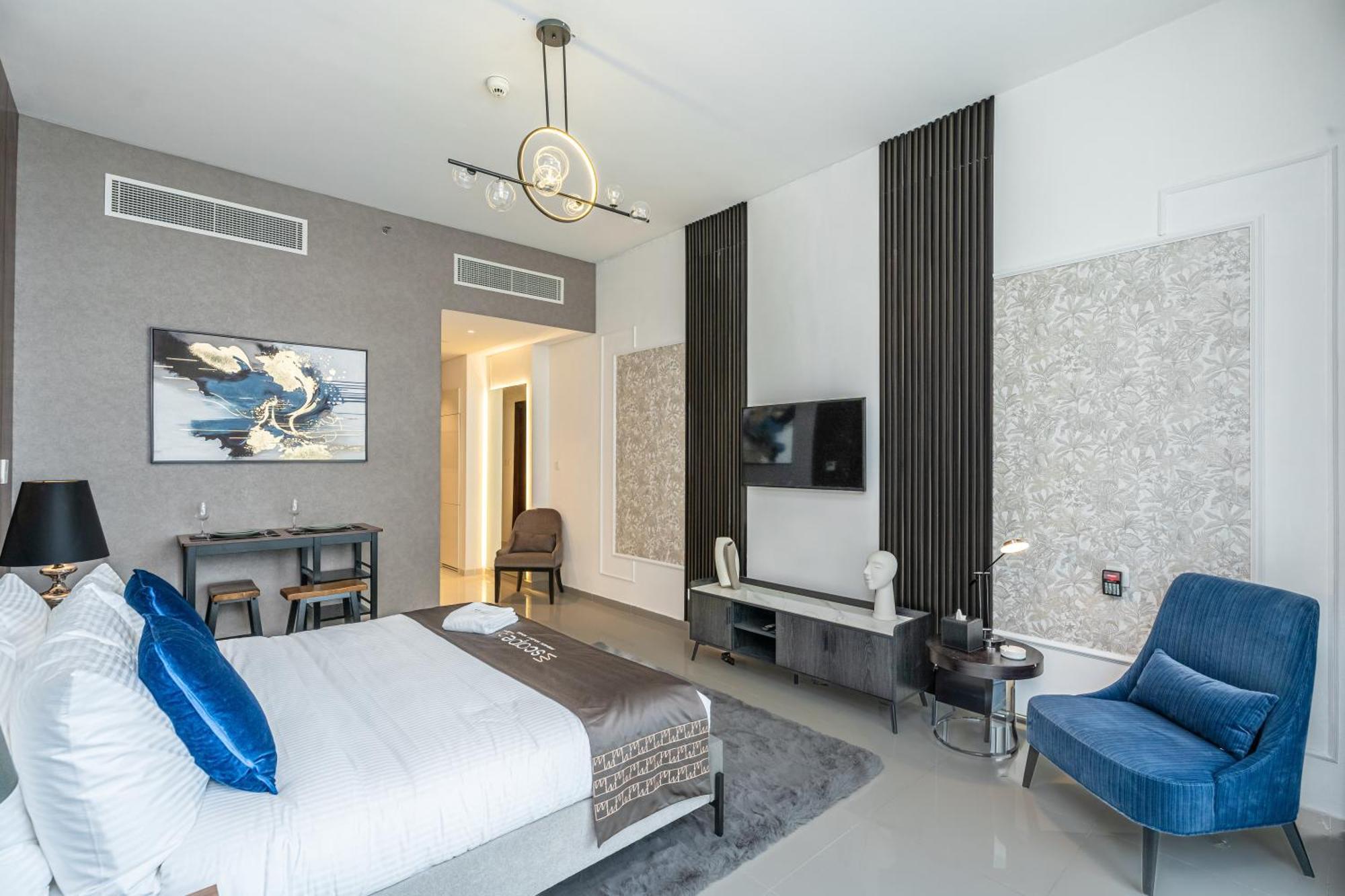 Escape24 Luxury Golf Promenade Damac Hills Apartment *